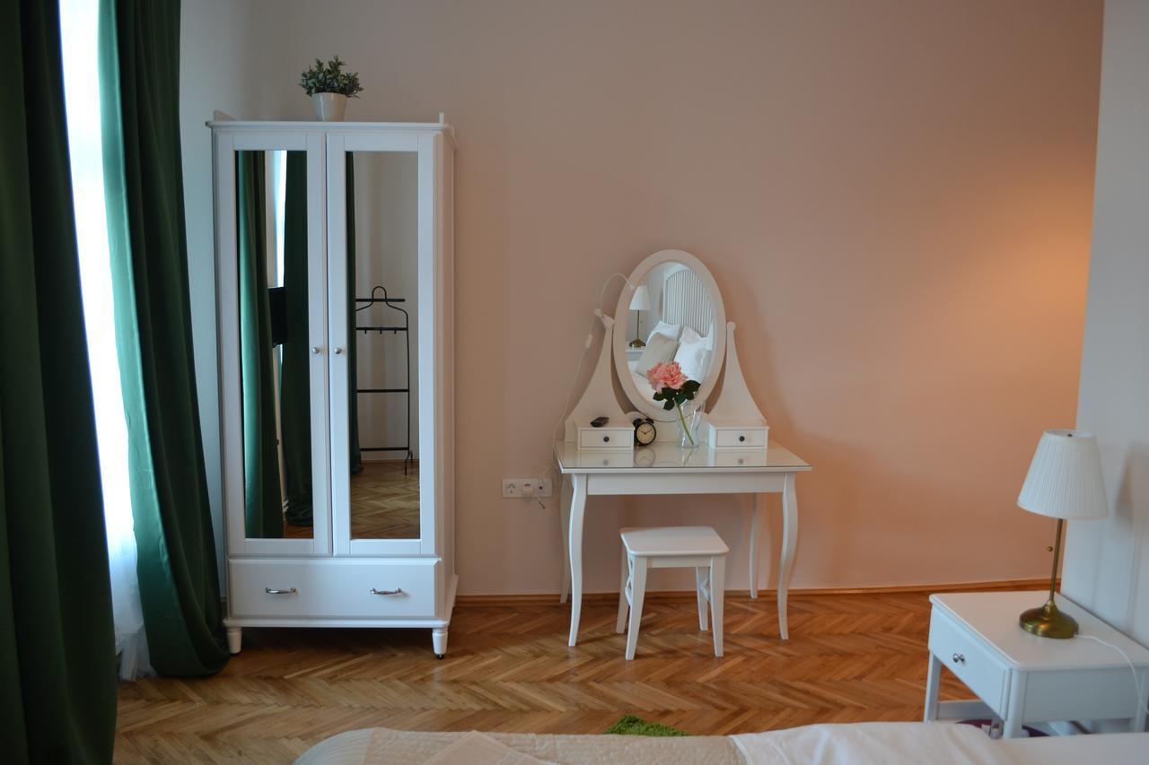 Casa Krone - Piata Sfatului Brasov Ngoại thất bức ảnh