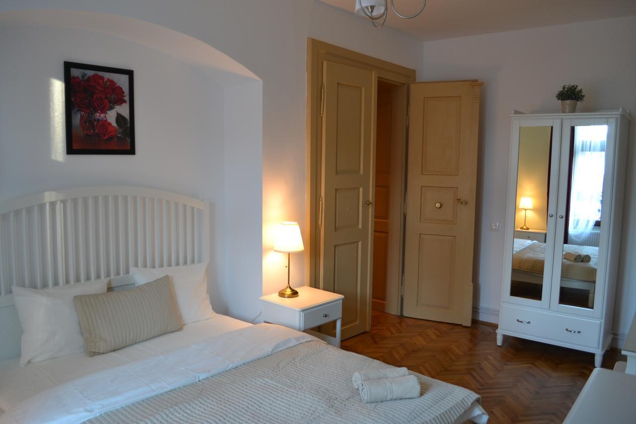 Casa Krone - Piata Sfatului Brasov Ngoại thất bức ảnh