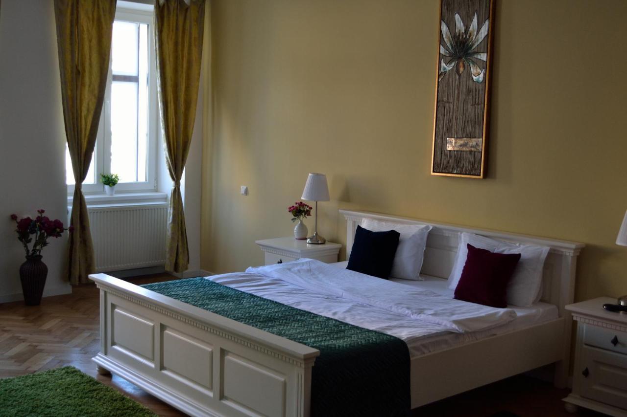 Casa Krone - Piata Sfatului Brasov Ngoại thất bức ảnh